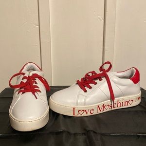 LOVE MOSCHINO PLATFORM LOW TOP SNEAKERS